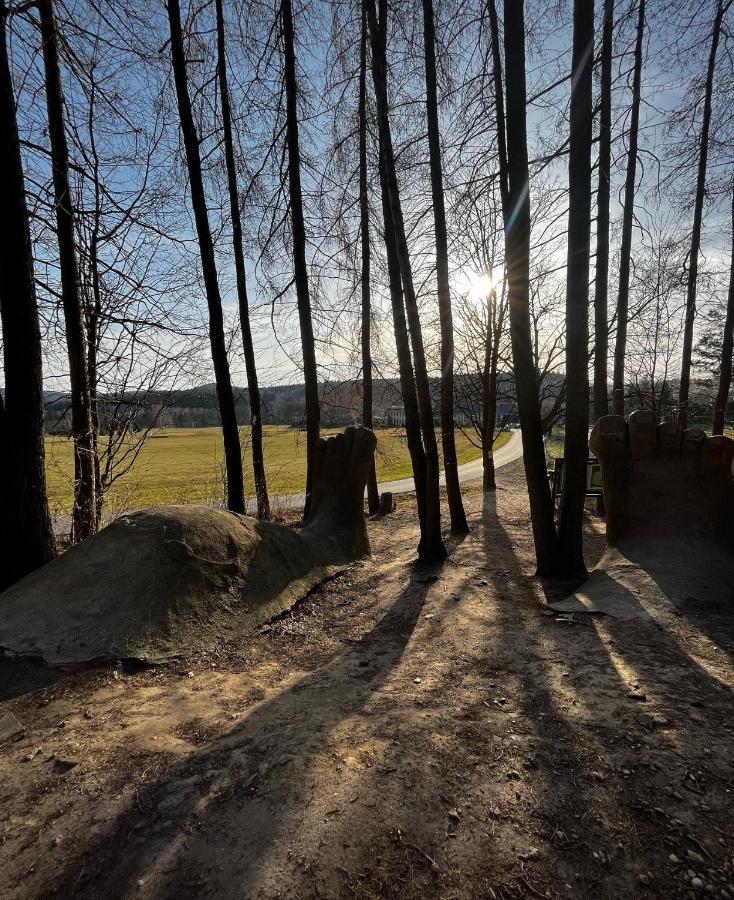 Jested Golf Restaurace A Penzion Svetla pod Jestedem Экстерьер фото